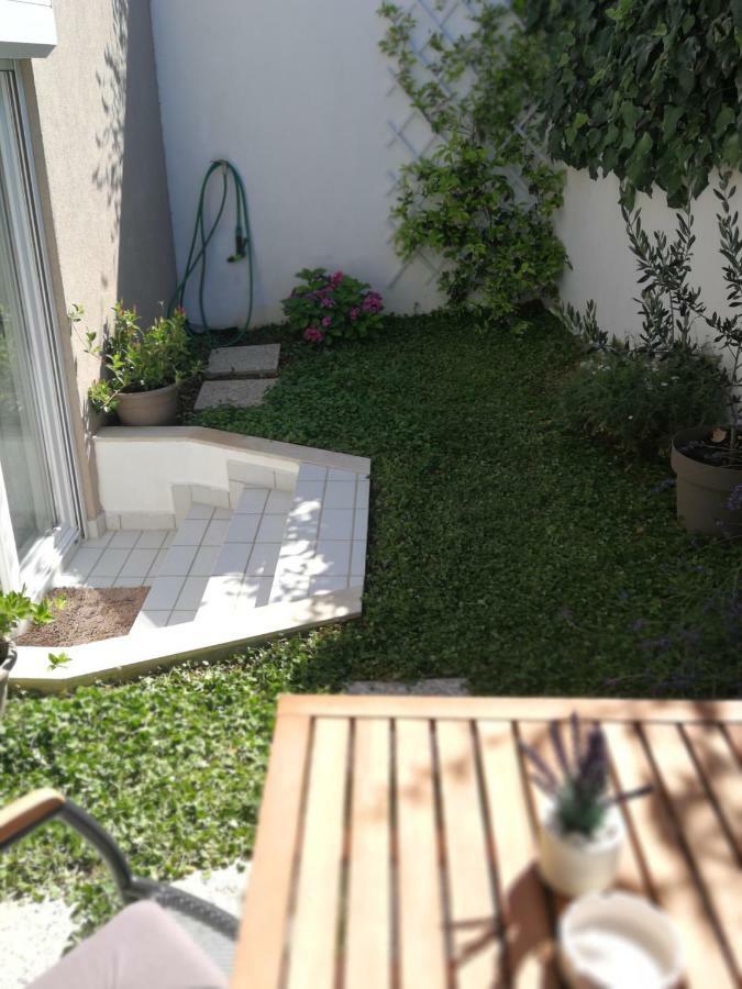 Room With Garden Split Exterior photo